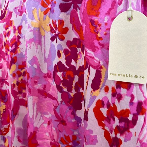 VAN WINKLE & CO. Hot Pink Floral Woven Satin V-Neck Sleeveless Maxi Chemise 3X - Picture 2 of 4